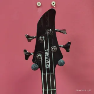 Bajo Eléctrico Yamaha RBX 774