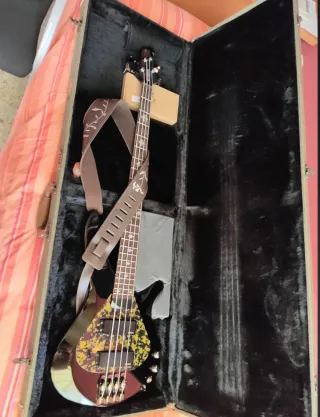 Bajo Eléctrico Yamaha RBX 774