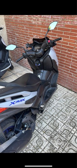 Yamaha X Max 125 Gris/Negro