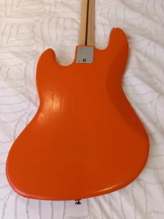 Basso Squier Jazz Bass