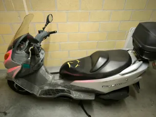 Suzuki Burgman 125 Scooter