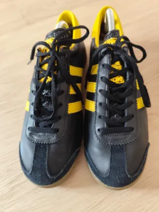 Adidas Oslo Talla 42 Negro/Amarillo