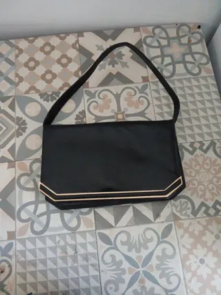 Bolso de piel vintage negro