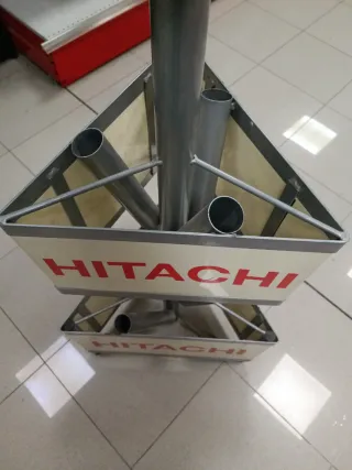 Expositor Hitachi para herramientas