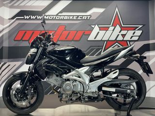 SUZUKI GLADIUS 650 NEGRA