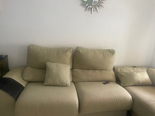 Sofá L beige en buen estado