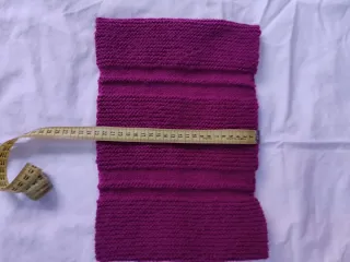 Cuello de punto hecho a mano, nuevo sin estrenar.