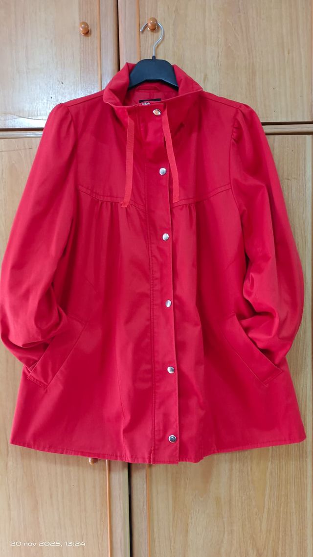 Cazadora H&M Roja Talla 46