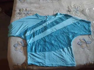 Blusa de señora con lentejuelas