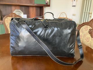 Borsa da viaggio Fendi in tessuto plastificato ner
