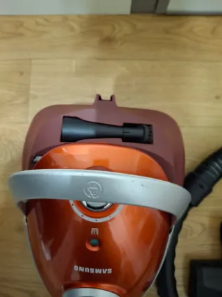 Aspiradora Samsung Roja