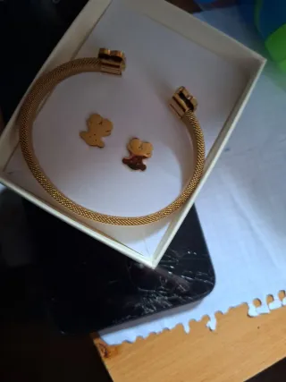 Pulsera y pendientes oso dorados