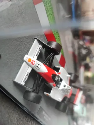 Modellino McLaren MP4/4 Ayrton Senna 1988
