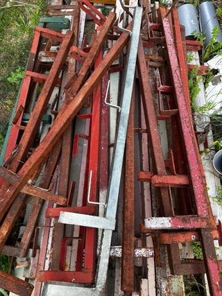 Sargentos de obra metálicos