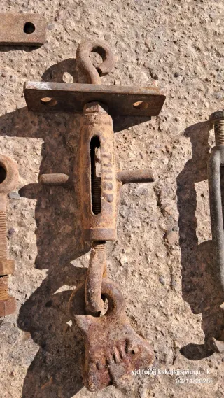 Lote de piezas de hierro antiguas