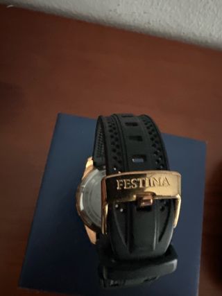 Reloj festina Negro y Dorado
