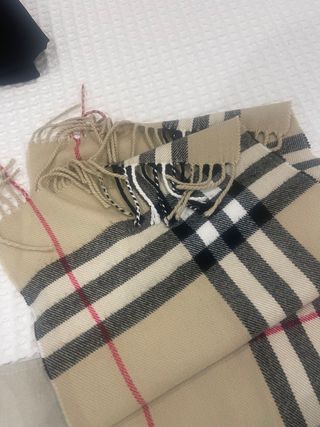 Bufanda Burberry Beige y Negra