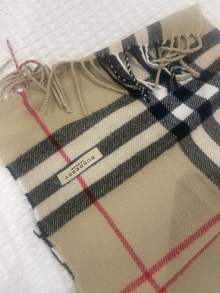 Bufanda Burberry Beige y Negra