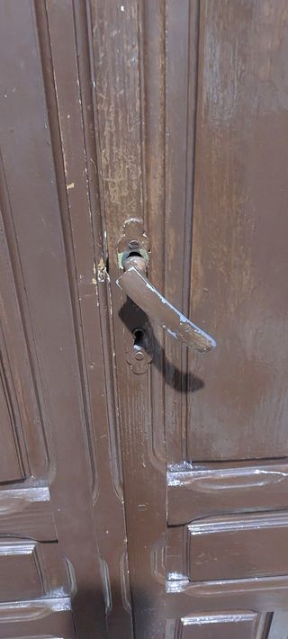 Puerta de madera antigua doble hoja