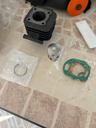 Cilindro y pistón moto 49cc sin tocar