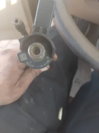 Inyector BMW 779604204