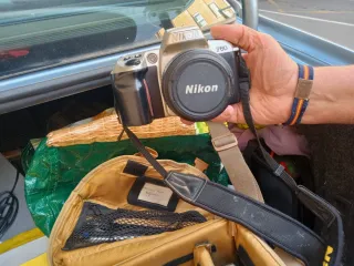 Objetivo Nikon AF NIKKOR 75-240mm 1:4.5-5.6D escuc