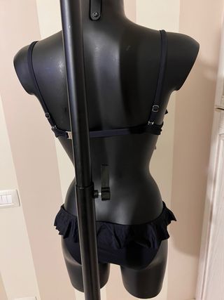 Bikini nero con balze  reggiseno 3  slip m