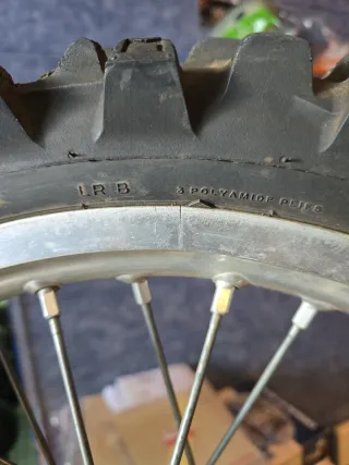 Llanta completa 100/90-19 motocross usada