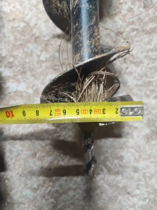 Ahoyadora Oleo-Mac MTL51 con brocas