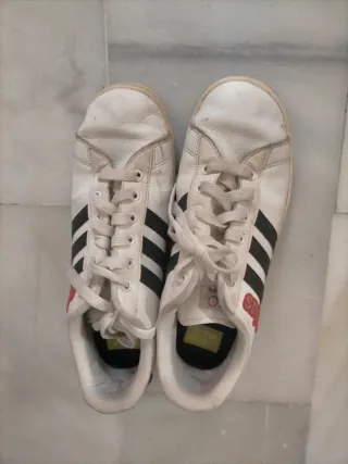 Botines Adidas Blancos y Rojos