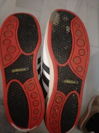 Botines Adidas Blancos y Rojos