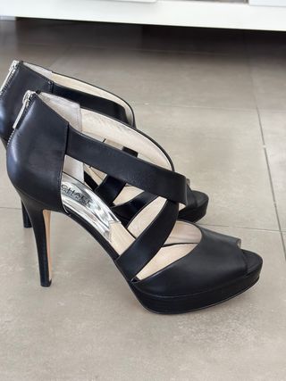 Zapatos de tacón Michael Kors negros