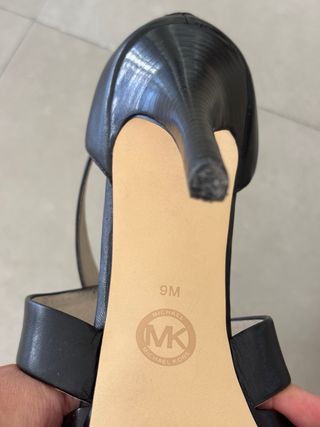 Zapatos de tacón Michael Kors negros