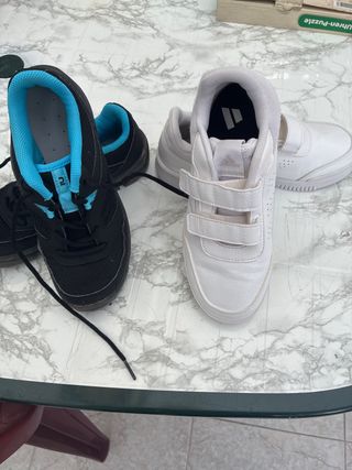 Zapatillas Adidas Niño Negras y Blancas