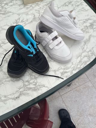 Zapatillas Adidas Niño Negras y Blancas