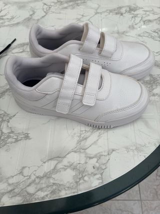 Zapatillas Adidas Niño Negras y Blancas