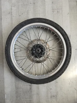 Llanta completa 90/90-21 usada Kawasaki KLE 5