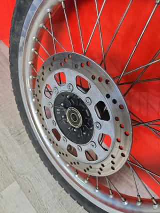 Llanta completa 90/90-21 usada Kawasaki KLE 5