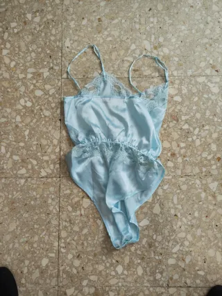 Body lencería azul con encaje