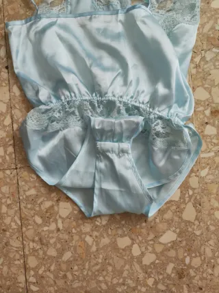 Body lencería azul con encaje