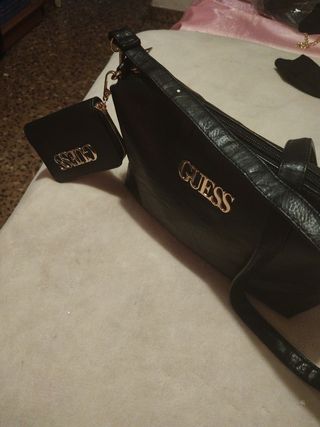 Bolso de bandolera sin estrenar marca GUEES..