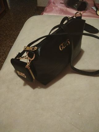 Bolso de bandolera sin estrenar marca GUEES..