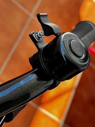 Bicicleta infantil negra