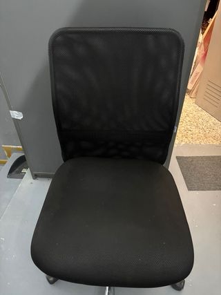 Silla de oficina giratoria con ruedas