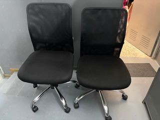 Silla de oficina giratoria con ruedas