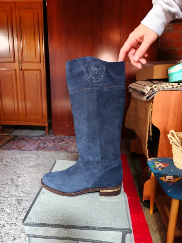 Botas altas de ante azul