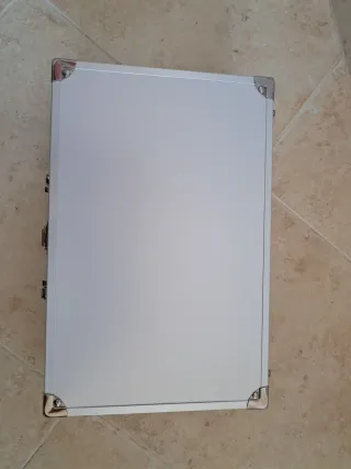 Maletín joyero plateado