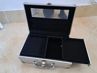 Maletín joyero plateado