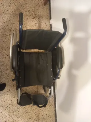 Silla de ruedas plegable y cómoda Vermeiren