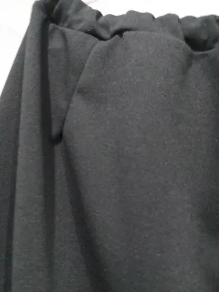 Traje precioso de falda y blusa